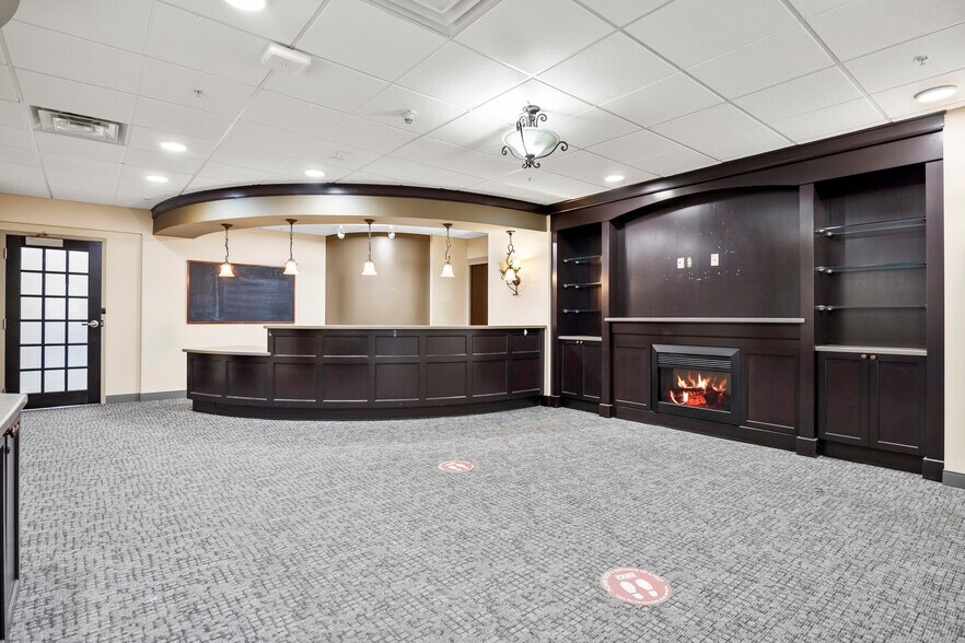 More Photos Of 711-713 Troy Schenectady Rd, Latham Medical For Lease