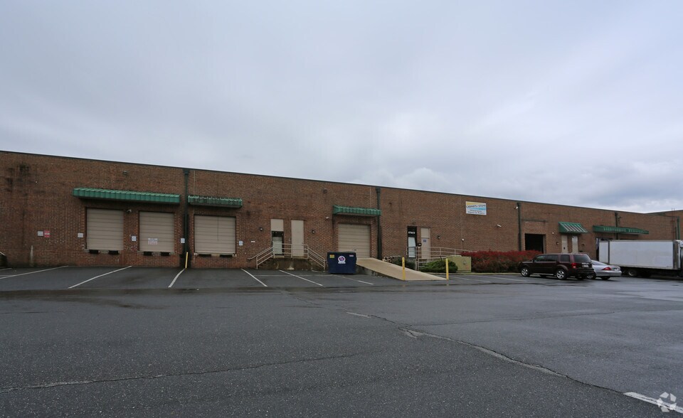 More Photos Of 5700 Sunnyside Ave, Beltsville Warehouse For Lease