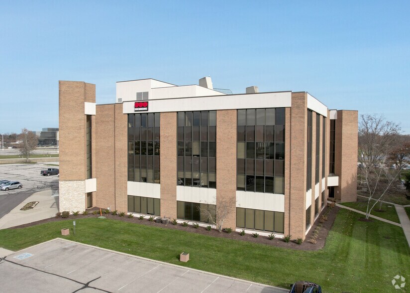 More Photos Of 9101 N Wesleyan Rd, Indianapolis Office For Lease
