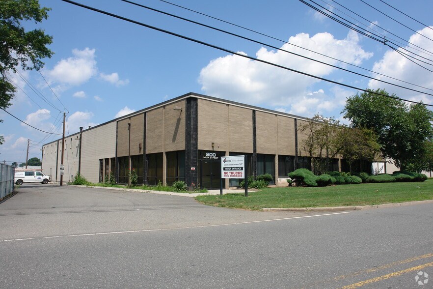 More Photos Of 900 Milik St, Carteret Warehouse For Lease