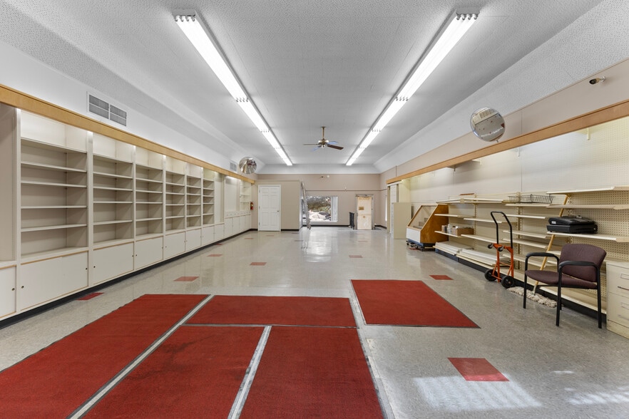 More Photos Of 10004 E 63rd St, Raytown General Retail For Sale