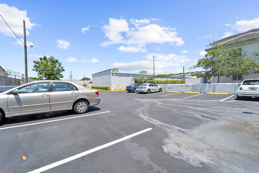 More Photos Of 4298 Palm Ave, Hialeah Freestanding For Sale