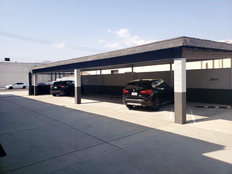 More Photos Of 1020 Chestnut St, Burbank Light Distribution For Lease