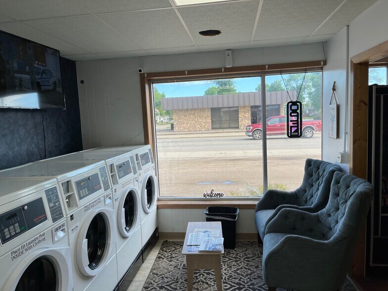 More Photos Of 19 5th Ave E, Lisbon Storefront Retail Office For Sale