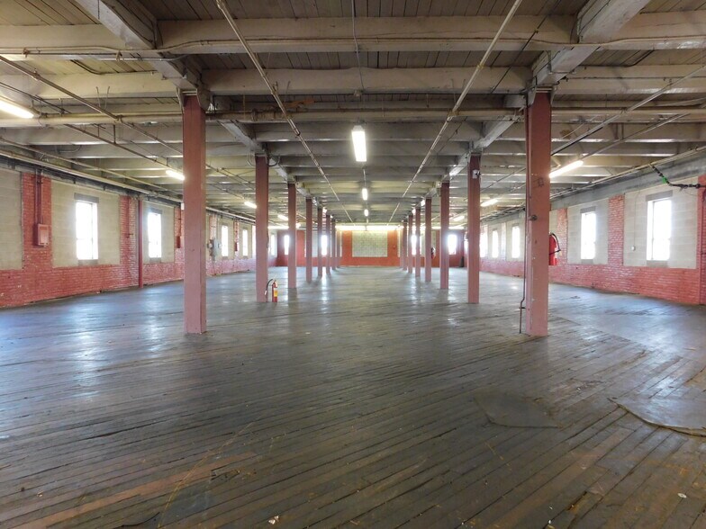 More Photos Of 813 N 4th St, Allentown Warehouse For Lease