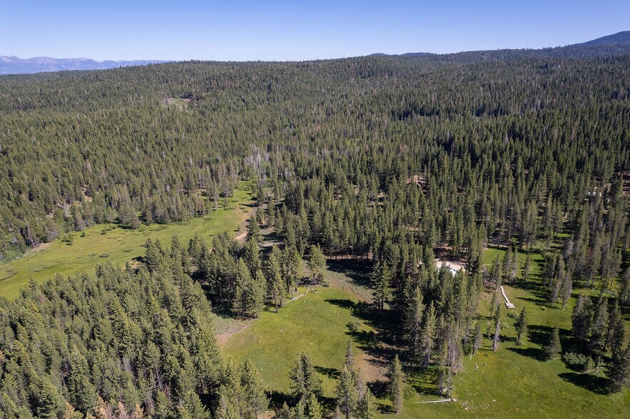 More Photos Of 320 Independence Lake Rd, Sierraville Lodge Meeting Hall For Sale