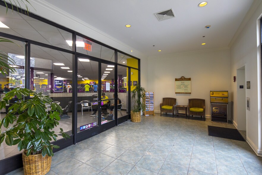 More Photos Of 75-1000 Henry St, Kailua Kona Storefront Retail Office For Lease