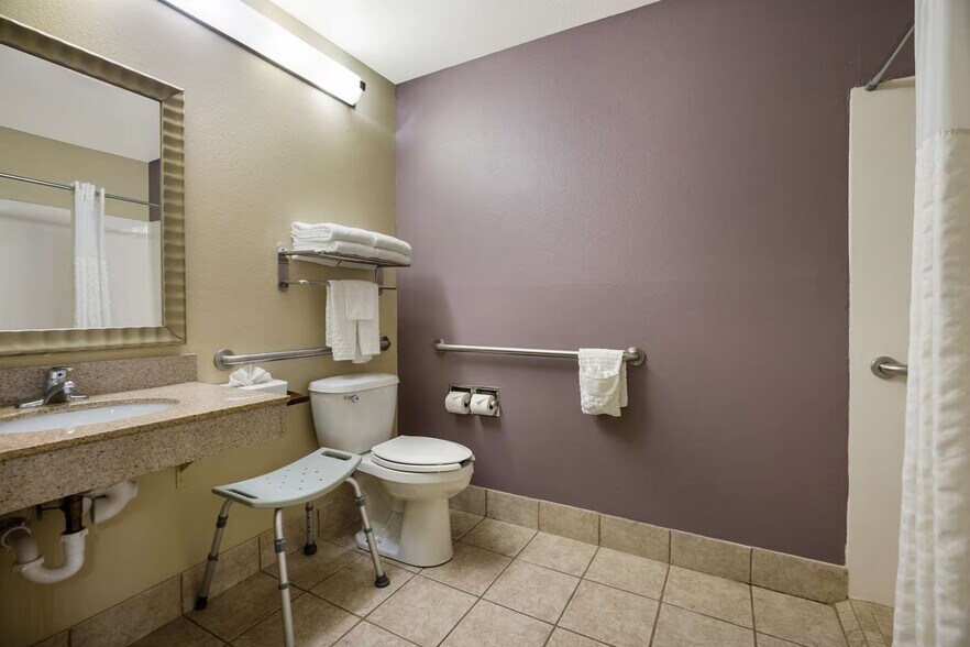 More Photos Of 610 Martin Luther King Jr Blvd, Morgan City Hotel For Sale