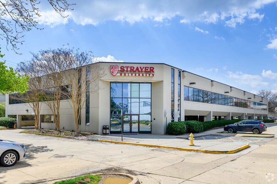 Primary Photo Of 2730 Eisenhower Ave, Alexandria Schools For Sale