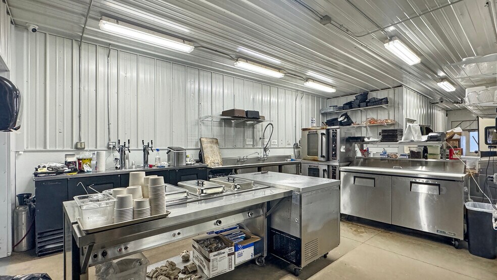 More Photos Of 916 S Mitchell St, Cadillac Restaurant For Sale