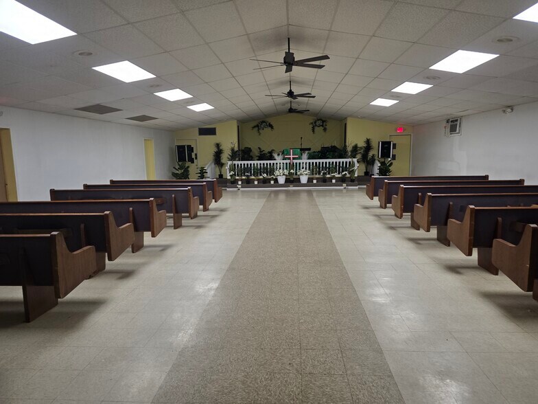 More Photos Of 2024 N Maplewood Ave, Tulsa Religious Facility For Sale