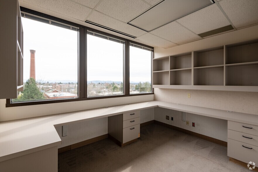 More Photos Of 550 17th Ave, Seattle Unknown For Lease