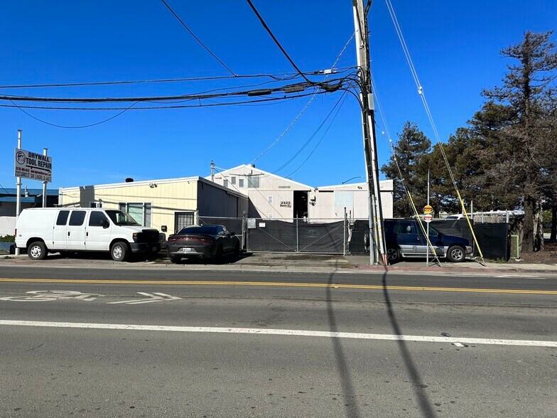 Primary Photo Of 2222 Davis St, San Leandro Auto Repair For Sale