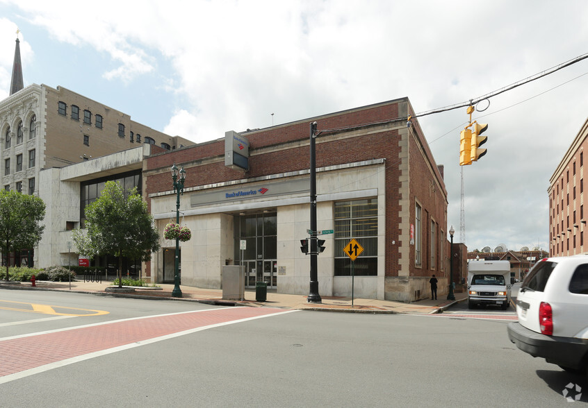 Primary Photo Of 500 State St, Schenectady Bank For Lease