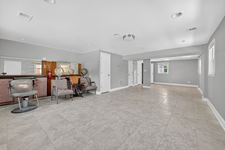 More Photos Of 7205 Livingston Rd, Oxon Hill Office Residential For Sale
