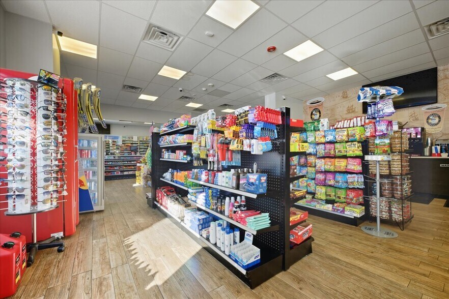 More Photos Of 12 Lido Blvd, Point Lookout Service Station For Sale