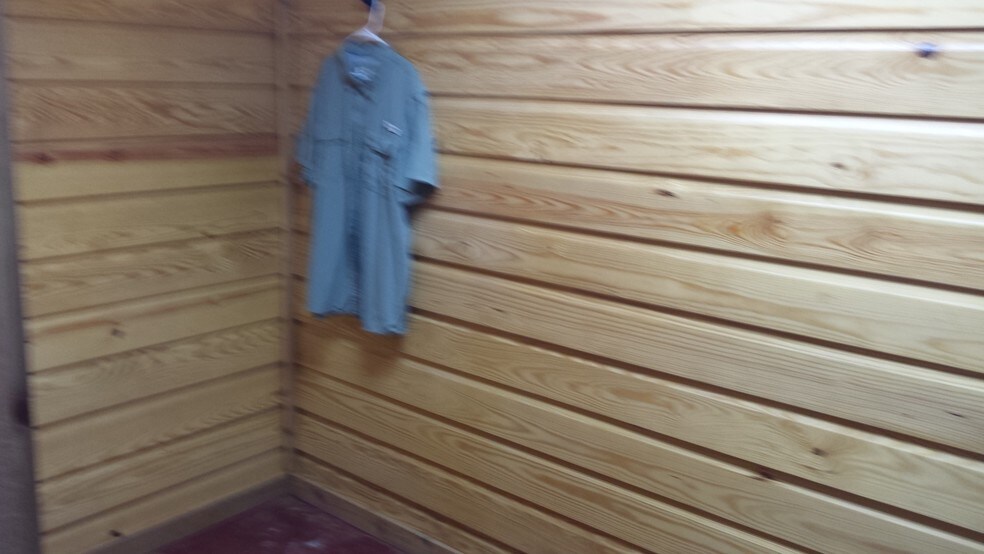 More Photos Of 2507 W 7th St, Texarkana Truck Terminal For Sale