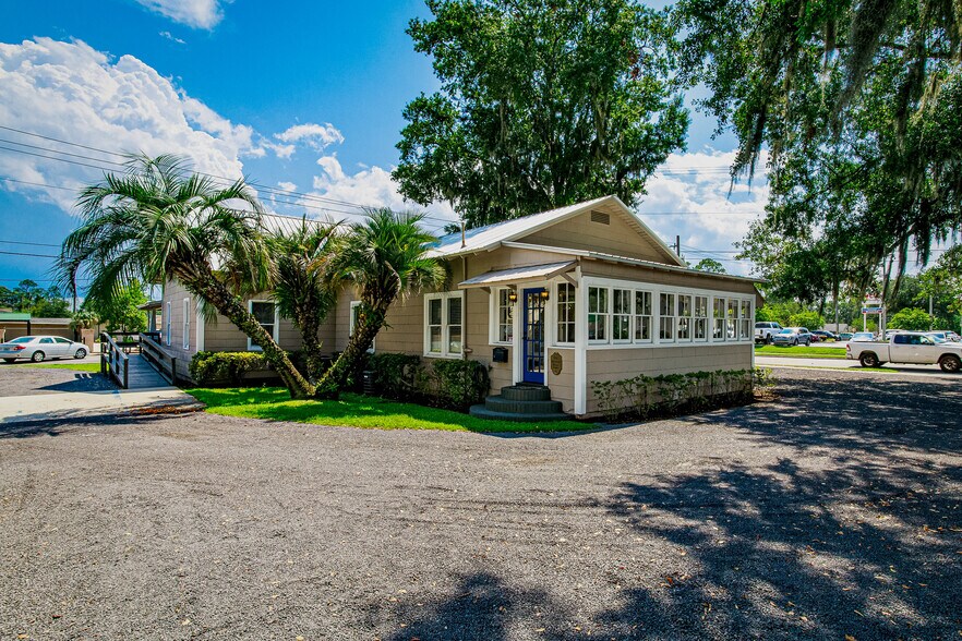 More Photos Of 69 W Macclenny Ave, Macclenny Office For Sale