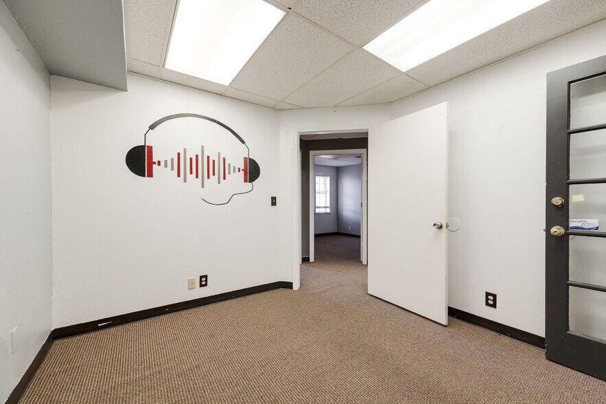 More Photos Of 3801 NW 63rd St, Oklahoma City Office For Lease