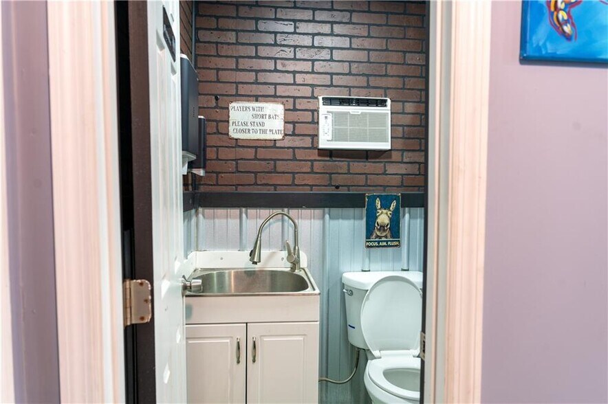 More Photos Of 3300 Norwich St, Brunswick Restaurant For Sale