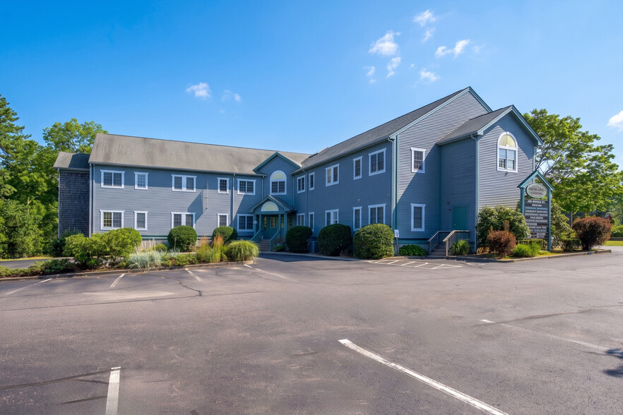 More Photos Of 320 Phillips St, North Kingstown Medical For Sale