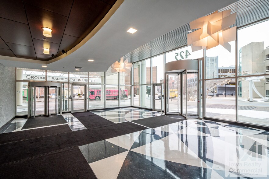 More Photos Of 425 2nd St SE, Cedar Rapids Office For Sale