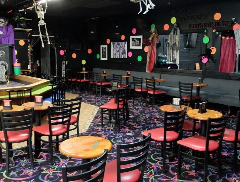 More Photos Of 54230 E 120 Rd, Miami Bar For Sale