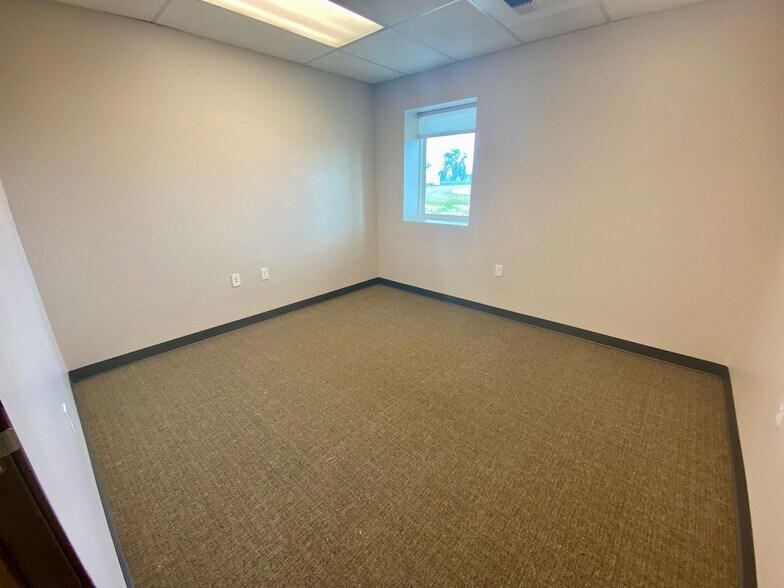 More Photos Of 401 5th Street SE, Tioga Industrial For Sale