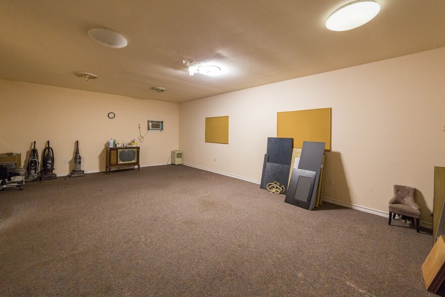 More Photos Of 13340 Leopard St, Corpus Christi Storefront For Sale