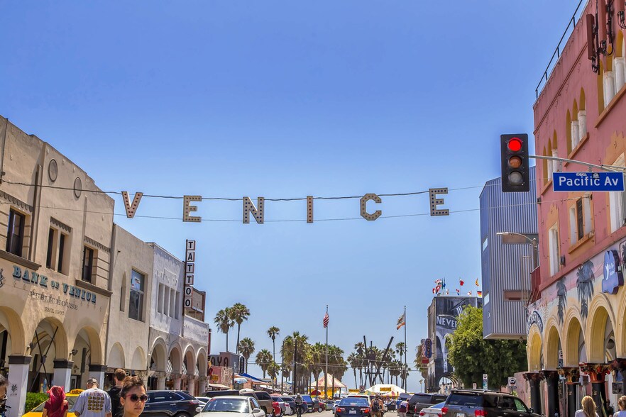 More Photos Of Abbot Kinney Blvd, Venice Loft Creative Space For Lease
