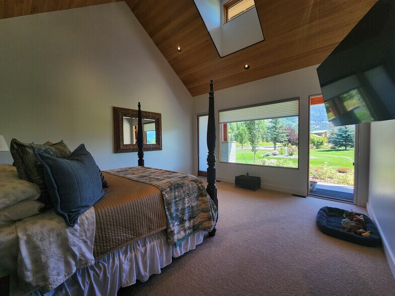 More Photos Of 872 Alpine Village Loop, Alpine Airplane Hangar For Sale