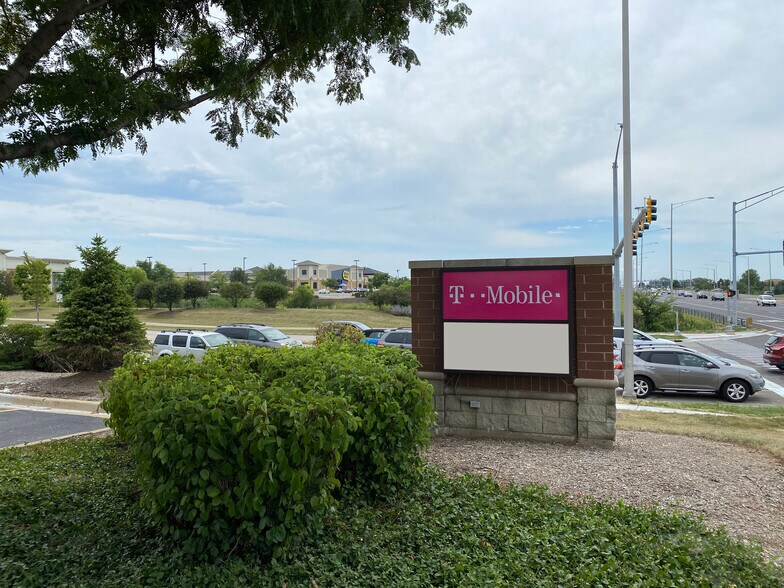 More Photos Of 1493-1505 S Randall Rd, Algonquin Storefront Retail Office For Lease