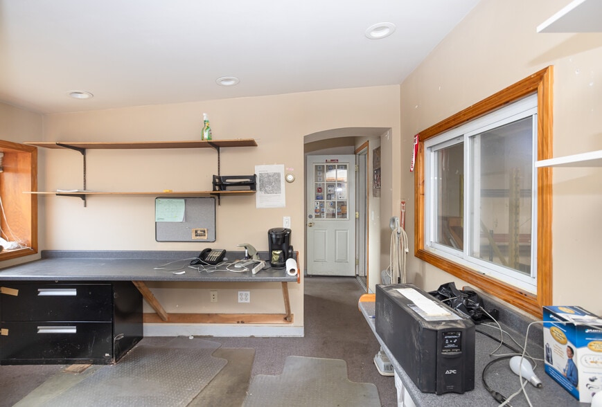 More Photos Of 1079 Aquidneck Ave, Middletown Industrial For Sale