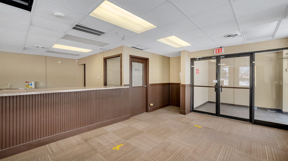More Photos Of 3751 W 79th St, Chicago Freestanding For Lease