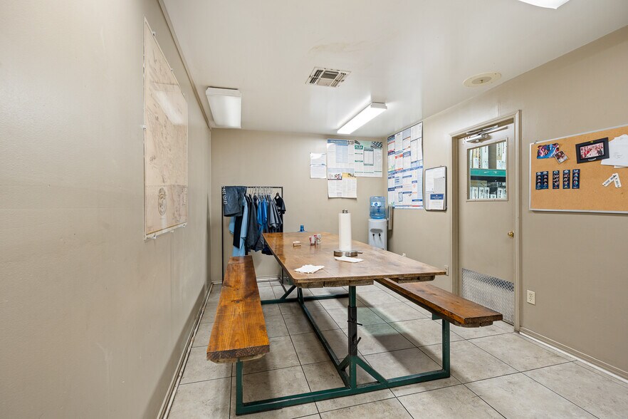 More Photos Of 2238 NW Loop 410 Fwy, San Antonio Auto Repair For Sale