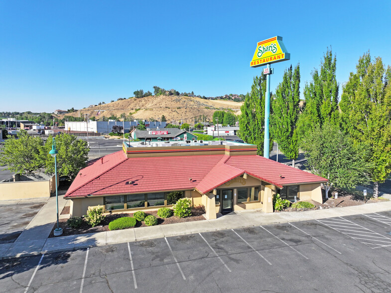 Primary Photo Of 1401 Lakeside Ct, Yakima Restaurant For Lease