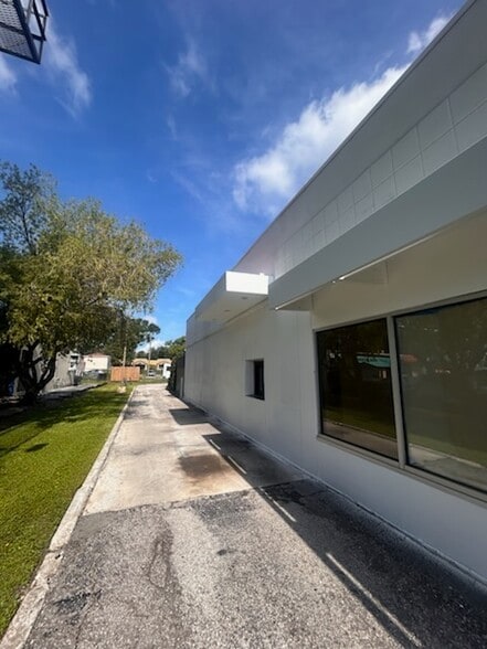 More Photos Of 8550 N Dale Mabry Hwy, Tampa Fast Food For Lease