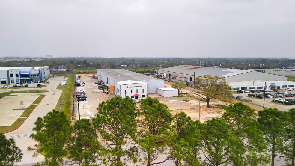Primary Photo Of 12734 Tanner Rd, Houston Manufacturing For Sale