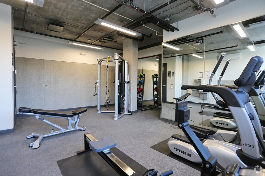 More Photos Of 6717 Roosevelt Way NE, Seattle Apartments For Lease