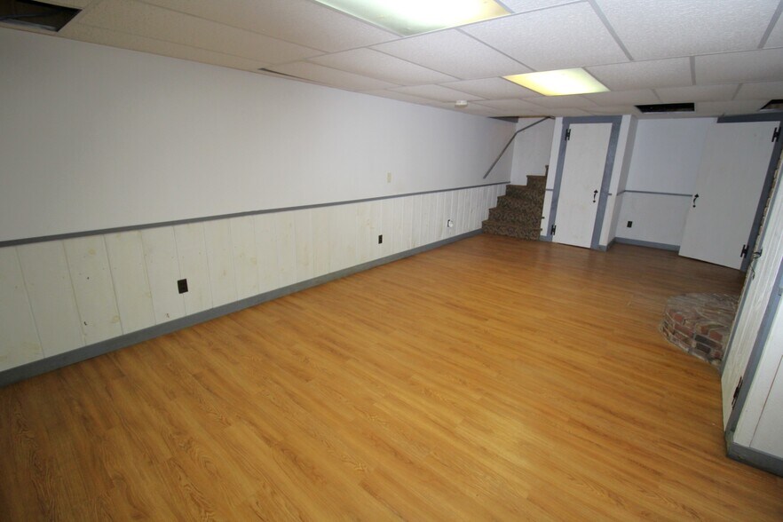 More Photos Of 107 Water Street, Farmington Office For Sale