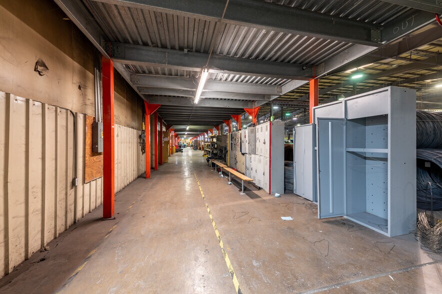 More Photos Of 714 Braddock View Dr, Mount Braddock Warehouse For Lease