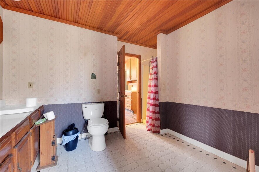 More Photos Of 9512 National Turnpike, Fairdale Land For Sale