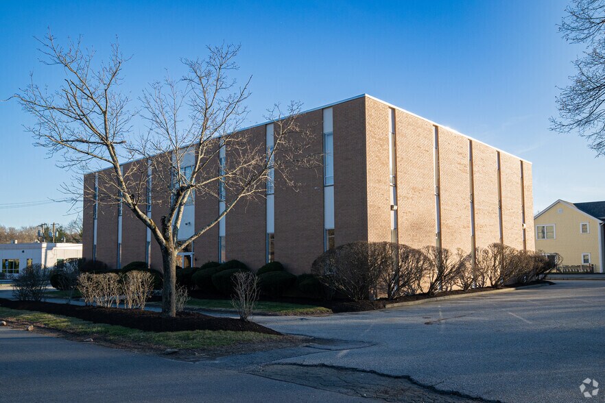 More Photos Of 1-3 Deangelo Dr, Bedford Light Distribution For Lease