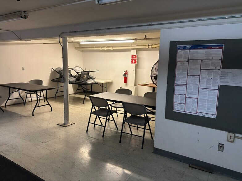 More Photos Of 140 Industry Rd, Georgetown Manufacturing For Lease