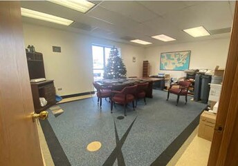 More Photos Of 985 Graceland Ave, Des Plaines Light Distribution For Sale