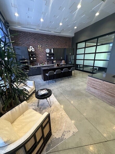 More Photos Of 250 S North County Blvd, Pleasant Grove Unknown For Lease