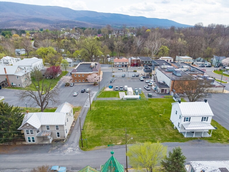 More Photos Of 107 S High St, Edinburg Land For Sale