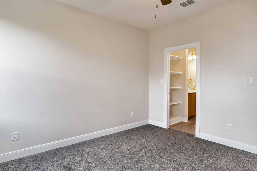 More Photos Of 4344 Macnab Dr, Tyler Apartments For Sale