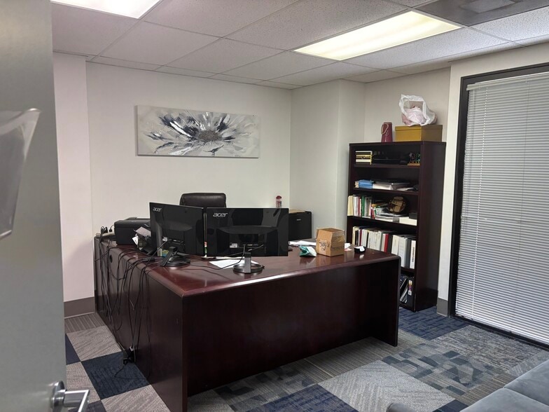 More Photos Of 504 Capital Cir SE, Tallahassee Office For Lease