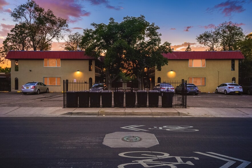 Primary Photo Of 923 Alvarado Dr SE, Albuquerque Apartments For Sale